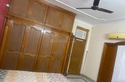 Bedroom Image of 1400 Sq.ft 2 BHK Builder Floor for rent in Sector 17 Gurgaon for Rs. 40000