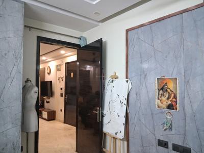 Bedroom Image of 1350 Sq.ft 3 BHK Builder Floor for sale in Ramesh Nagar New Delhi for Rs. 25000080