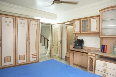 Bedroom Image of 2900 Sq.ft 2 BHK Apartment / Flat for sale in Shivalik Sachin Tower, Shyamal Ahmedabad for Rs. 28000000