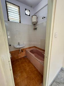 Bathroom Image of 1000 Sq.ft 3 BHK Independent House for rent in Hoshangabad Road Bhopal for Rs. 25000