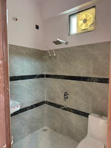 Bathroom Image of 1200 Sq.ft 2.5 BHK Builder Floor for rent in Arun Nagar Rewa for Rs. 15000