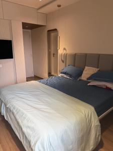 Bedroom Image of 1200 Sq.ft 2 BHK Apartment / Flat for sale in Hiranandani Gardens Valencia, Powai Mumbai for Rs. 38000000