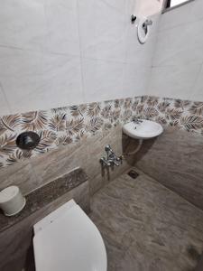 Image of 1000 Sq.ft 2 BHK Apartment / Flat for rent in Statista Apaar Pride Homes, Ujala Circle, Ahmedabad for Rs. 20999