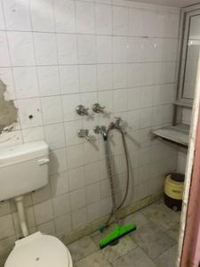 Bathroom Image of 1100 Sq.ft 2 BHK Apartment / Flat for rent in Kamla Nagar New Delhi for Rs. 25000