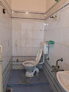 Bathroom Image of 900 Sq.ft 2 BHK Independent House for rent in Choolaimedu Chennai for Rs. 30000