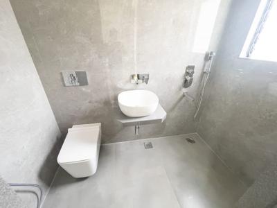 Bathroom Image of 1250 Sq.ft 3 BHK Apartment / Flat for sale in Tricity Natraj, Chembur Mumbai for Rs. 42500000