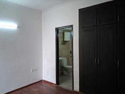 Bedroom Image of 1035 Sq.ft 2 BHK Apartment / Flat for sale in Amrapali Silicon City, Sector 76 Noida for Rs. 10000000