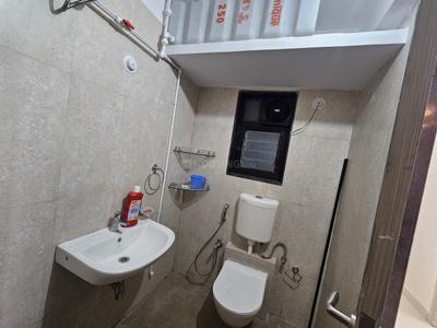Bathroom Image of 600 Sq.ft 2 BHK Apartment / Flat for rent in Dadar East Mumbai for Rs. 72000