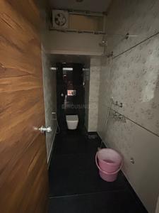 Bathroom Image of 500 Sq.ft 1 BHK Builder Floor for rent in Preet Vihar New Delhi for Rs. 14000