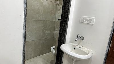 Bathroom Image of 650 Sq.ft 1 BHK Builder Floor for rent in Bulandshahr Indore for Rs. 16000