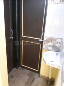 Bathroom Image of 750 Sq.ft 1 BHK Independent House for rent in Mundhwa Pune for Rs. 15000