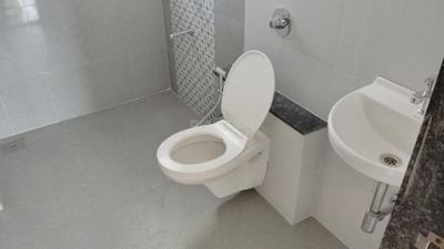 Bathroom Image of 550 Sq.ft 1 BHK Apartment / Flat for rent in Parklane Lifeseasons, Dhanori Pune for Rs. 15000