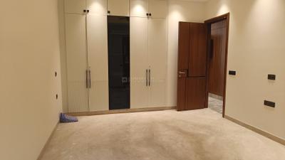 Bedroom Image of 2000 Sq.ft 3 BHK Builder Floor for sale in Safdarjung Enclave New Delhi for Rs. 65000000
