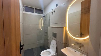 Bathroom Image of 700 Sq.ft 1 BHK Apartment / Flat for rent in Scheme No 114 Indore for Rs. 22000