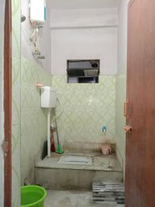 Common Bathroom Image of 1050 Sq.ft 3 BHK Apartment / Flat for sale in Sodepur Kolkata for Rs. 2450000