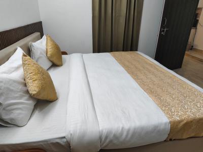 Bedroom Image of 700 Sq.ft 1 BHK Builder Floor for rent in Sector 54 Gurgaon for Rs. 64000