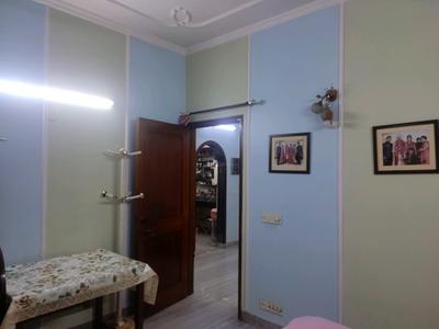 Bedroom Image of 1800 Sq.ft 3 BHK Builder Floor for sale in Tri Nagar New Delhi for Rs. 18000000