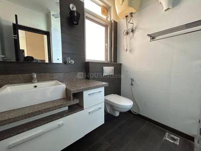 Bathroom Image of 1657 Sq.ft 3 BHK Apartment / Flat for rent in Unitech Uniworld Gardens 1, Sector 47 Gurgaon for Rs. 85000