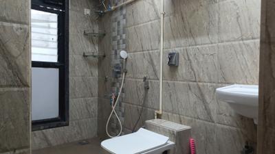 Bathroom Image of 480 Sq.ft 1 BHK Apartment / Flat for rent in Matunga East Mumbai for Rs. 65000