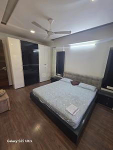 Bedroom Image of 3200 Sq.ft 3 BHK Apartment / Flat for rent in Old Wadaj Ahmedabad for Rs. 70000