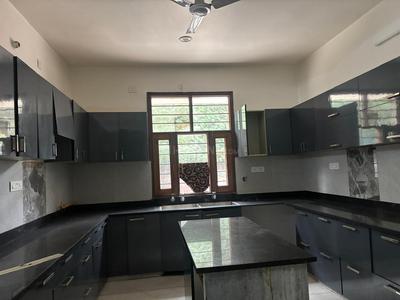 Kitchen Image of 2500 Sq.ft 3 BHK Builder Floor for rent in Sector 11 Faridabad for Rs. 34000