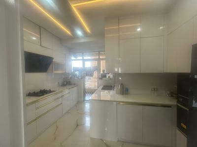 Kitchen Image of 2360 Sq.ft 3 BHK Apartment / Flat for sale in Central Park 2 Bellevue, Sector 48 Gurgaon for Rs. 40000000
