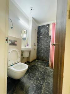 Image of 1015 Sq.ft 2 BHK Apartment / Flat for rent in Arihant Ambar, Noida Extension, Greater Noida for Rs. 18500