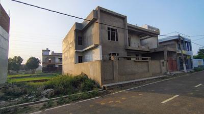Image of 2000 Sq.ft Residential Plot / Land for sale in Gomti Nagar Extension, Lucknow for Rs. 5600000