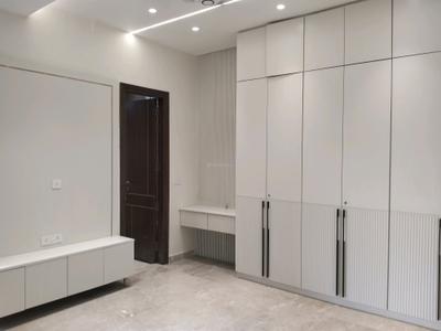 Bedroom Image of 1800 Sq.ft 3 BHK Builder Floor for sale in Pitampura New Delhi for Rs. 40000000