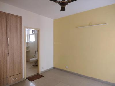 Bedroom Image of 2258 Sq.ft 4 BHK Apartment / Flat for rent in Stellar Jeevan, Noida Extension Greater Noida for Rs. 32000