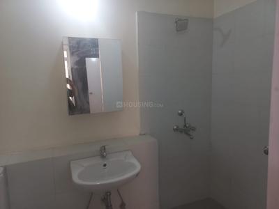 Bathroom Image of 1388 Sq.ft 3 BHK Apartment / Flat for rent in Jaypee Kosmos, Sector 134 Noida for Rs. 27000