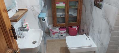 Bathroom Image of 4500 Sq.ft 10 BHK Independent House for sale in Karol Bagh New Delhi for Rs. 100000000
