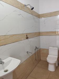 Bathroom Image of 1950 Sq.ft 4 BHK Independent House for sale in Pallikkara Kochi for Rs. 6400000