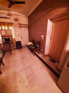 Hall Image of 800 Sq.ft 2 BHK Apartment / Flat for rent in Janakpuri New Delhi for Rs. 20000