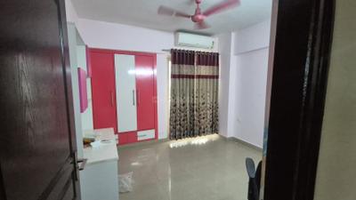 Bedroom Image of 1600 Sq.ft 3 BHK Apartment / Flat for rent in Sethi Max Royal, Sector 76 Noida for Rs. 40000