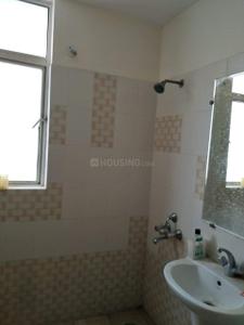 Bathroom Image of 1046 Sq.ft 2 BHK Apartment / Flat for rent in Ansal Courtyard, Modipuram Meerut for Rs. 12000