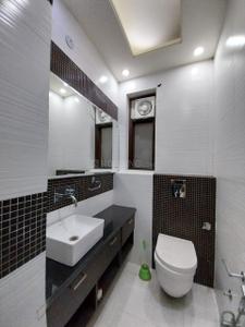 Bathroom Image of 2800 Sq.ft 4 BHK Apartment / Flat for sale in CGHS The New Greenwood, Sector 52 Gurgaon for Rs. 34000000