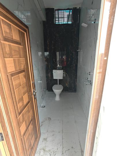 Jhusi Bathroom 1