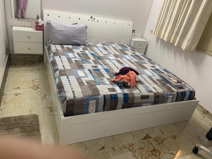 Poorvi Pitampura, Pitampura Bedroom 1