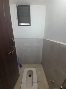 Bathroom Image of 2000 Sq.ft 2 BHK Apartment / Flat for rent in R Sandesh The Rhythm, Shivaji Nagar Nagpur for Rs. 25000