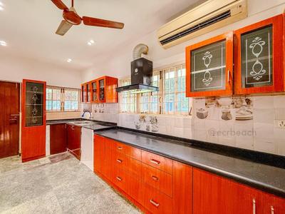 Kitchen Image of 6000 Sq.ft 5 BHK Independent House for rent in Panaiyur, Sholinganallur Chennai for Rs. 250000