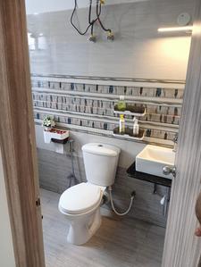 Bathroom Image of 1925 Sq.ft 4 BHK Apartment / Flat for sale in Dhakuria Kolkata for Rs. 12500000