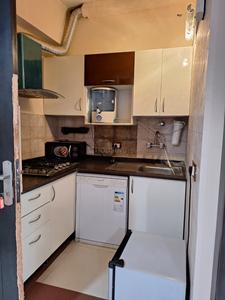 Kitchen Image of 550 Sq.ft 1 RK Apartment / Flat for rent in Golden Golden Arcade, Sector 67 Gurgaon for Rs. 24000