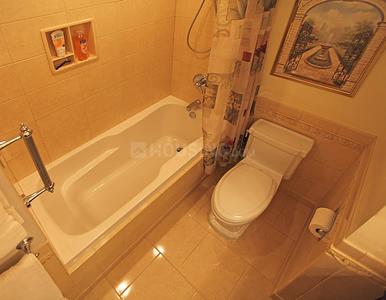 Bathroom Image of 1200 Sq.ft 3 BHK Apartment / Flat for sale in Andheri West Mumbai for Rs. 45000000