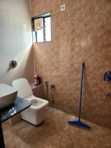 Bathroom Image of 850 Sq.ft 2 BHK Apartment / Flat for rent in Vallabh Vidhyanagar Anand for Rs. 16000