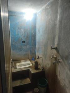 Bathroom Image of 300 Sq.ft 1 BHK Independent House for rent in Sri Mateshwari Singh Villa, Gola Road Patna for Rs. 2500
