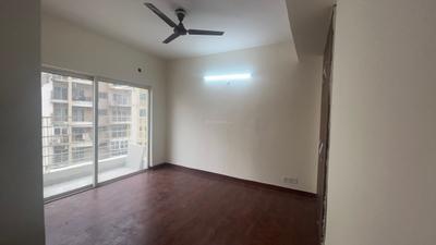 Bedroom Image of 1285 Sq.ft 3 BHK Apartment / Flat for rent in Paras Tierea, Sector 137 Noida for Rs. 25000
