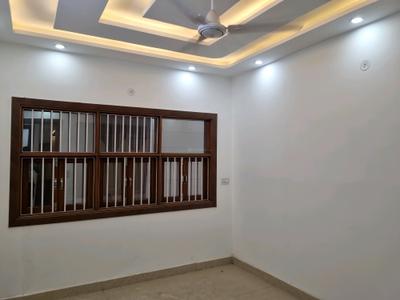 Bedroom Image of 1300 Sq.ft 4 BHK Apartment / Flat for sale in Chandra Park New Delhi for Rs. 10500000