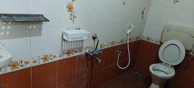 Bathroom Image of 1600 Sq.ft 3 BHK Builder Floor for rent in Kalyan Nagar Bengaluru for Rs. 30000