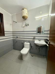 Bathroom Image of 1200 Sq.ft 1 BHK Apartment / Flat for rent in Sector 46 Gurgaon for Rs. 30000
